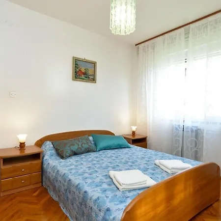 Regina 1067 Apartamento