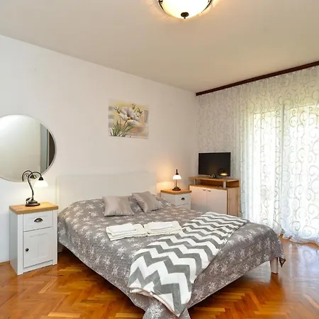 Regina 1067 * Rovinj